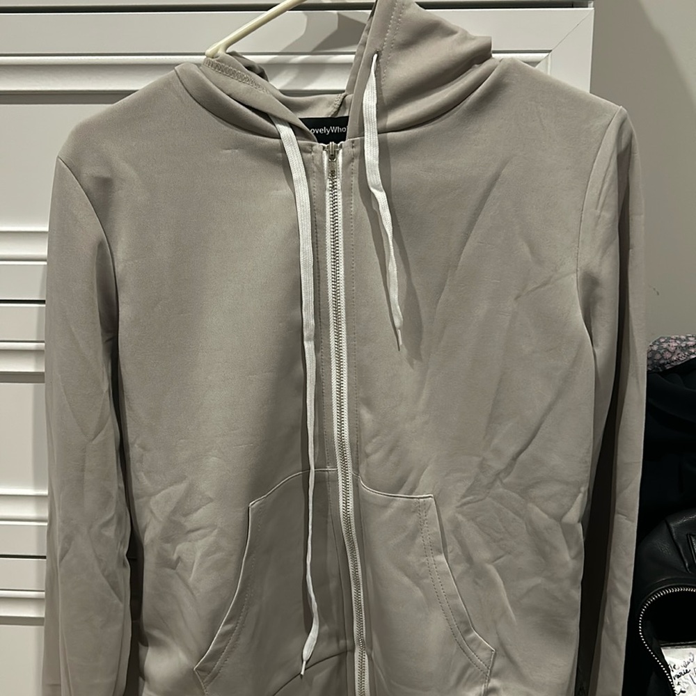 Size Medium Grey outfit Full zip jacket,sweatpants